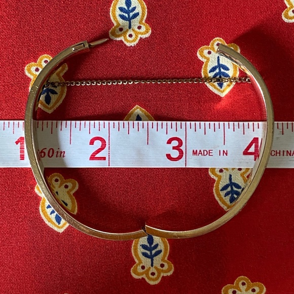 M I R E I L L E - 12K Gold Filled Bangle Bracelet - Picture 6 of 16